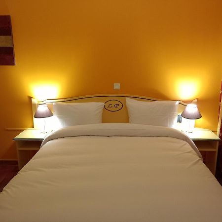 Little Palace Toulon Bagian luar foto