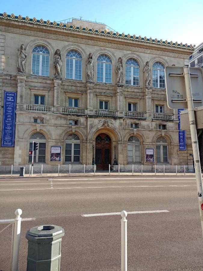 Little Palace Toulon Bagian luar foto