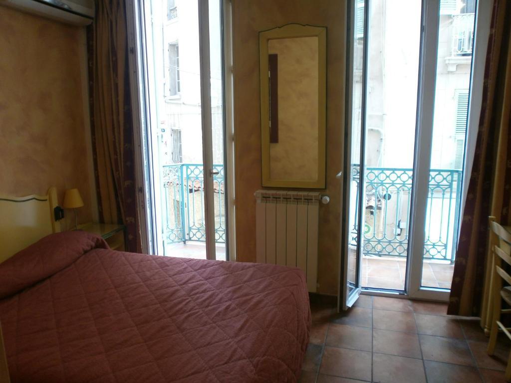 Little Palace Toulon Bagian luar foto