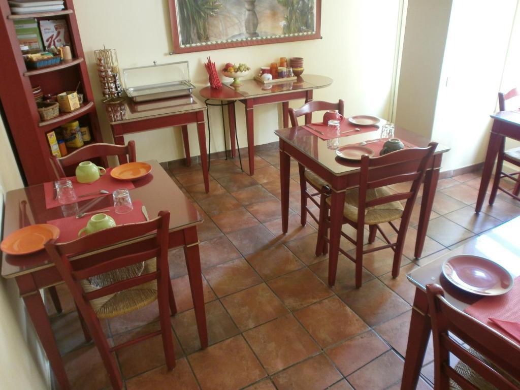 Little Palace Toulon Bagian luar foto