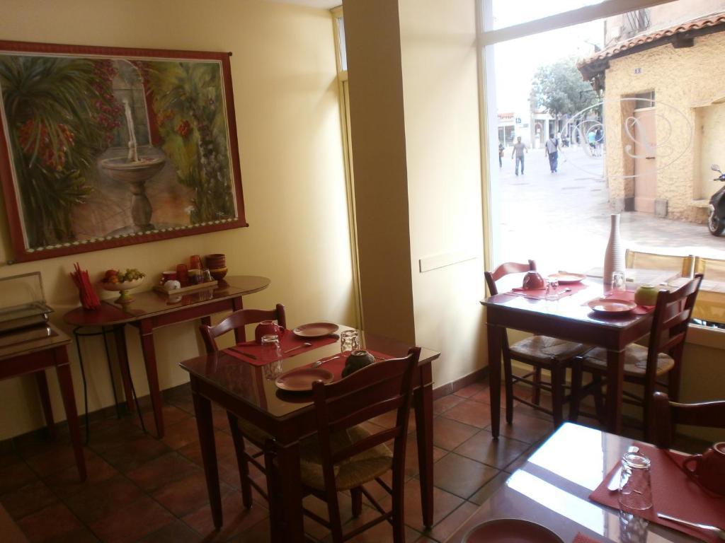 Little Palace Toulon Bagian luar foto